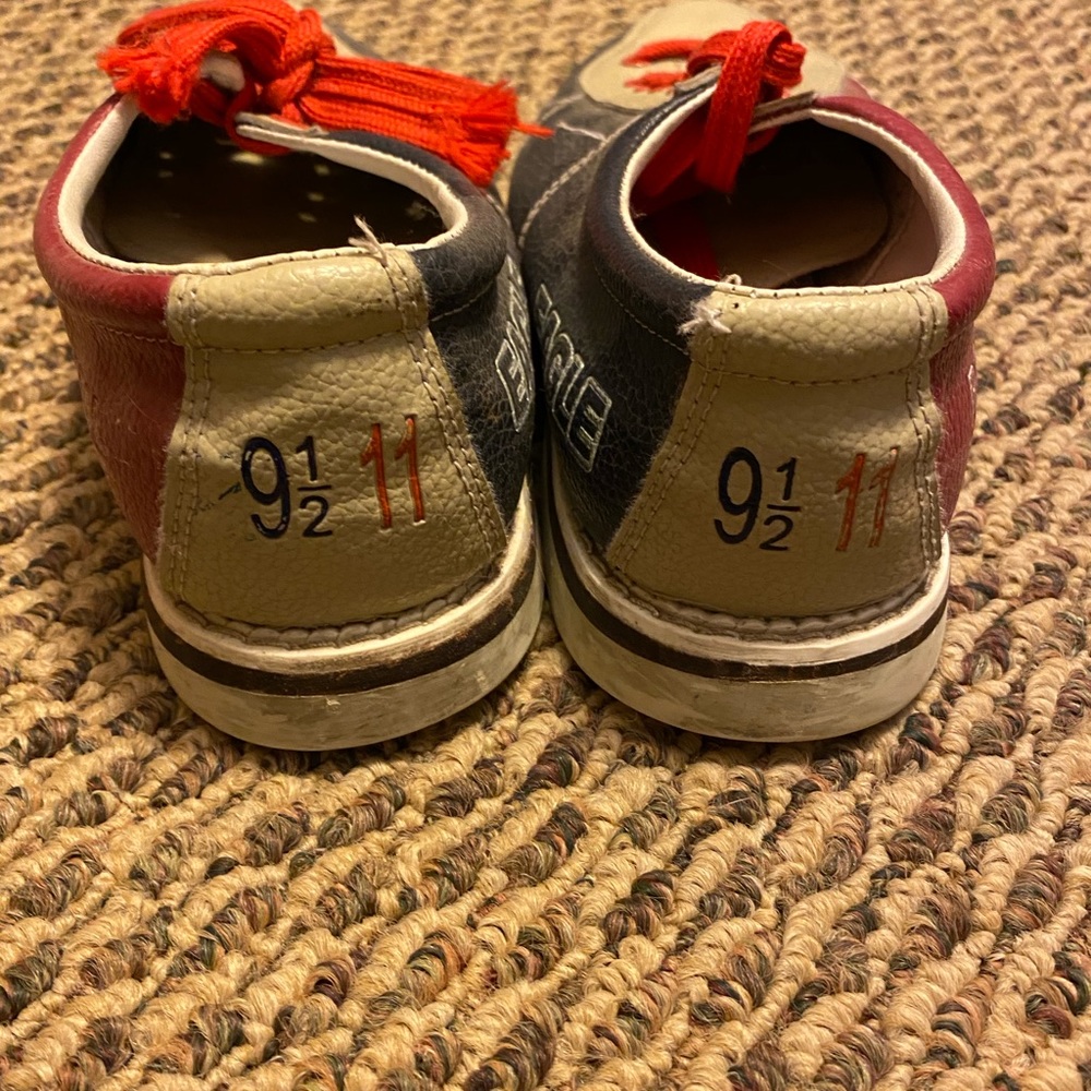 Bowling shoes